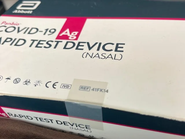 Abbott Panbio Covid-19 Test Kit (10 Tests) - photo 2