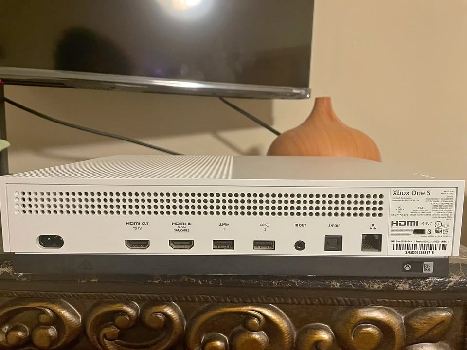 Xbox One S Console + 2 Controllers