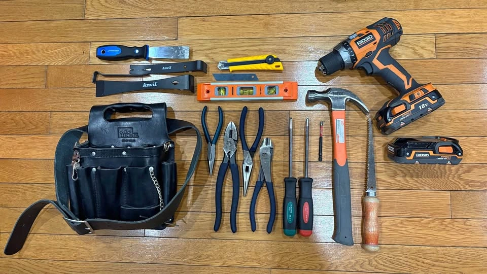 Contractor Tool Bundle – RIDGID Drill + Hand Tools + Leather Bag