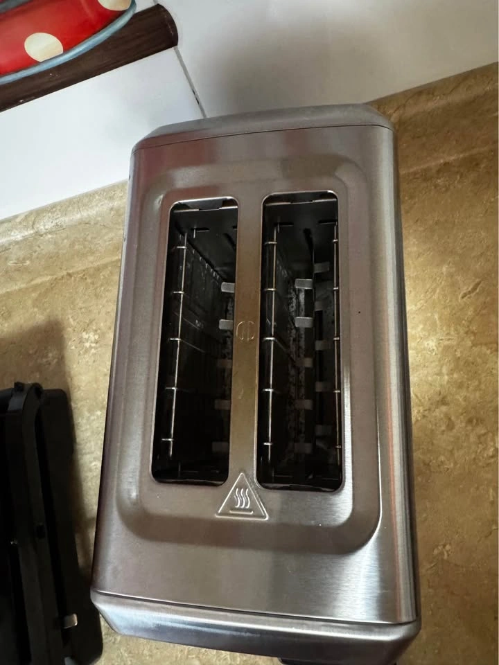 2-Slice Stainless Steel Toaster - photo 2