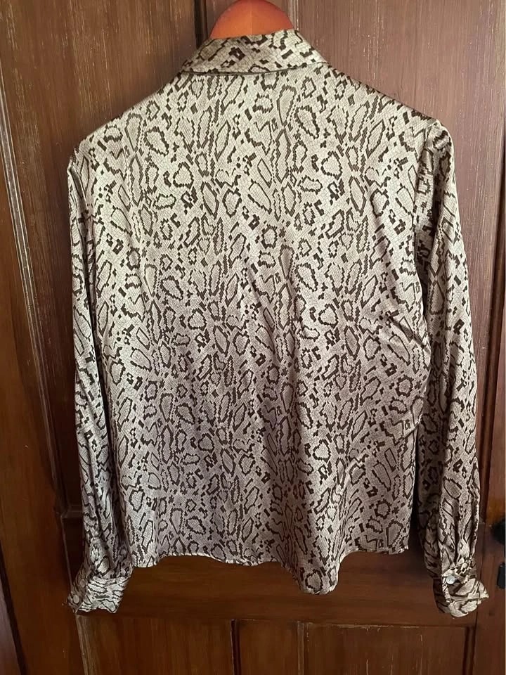 ISHYU 100% SILK BLOUSE SIZE 6 PERFECT CONDITION - photo 2