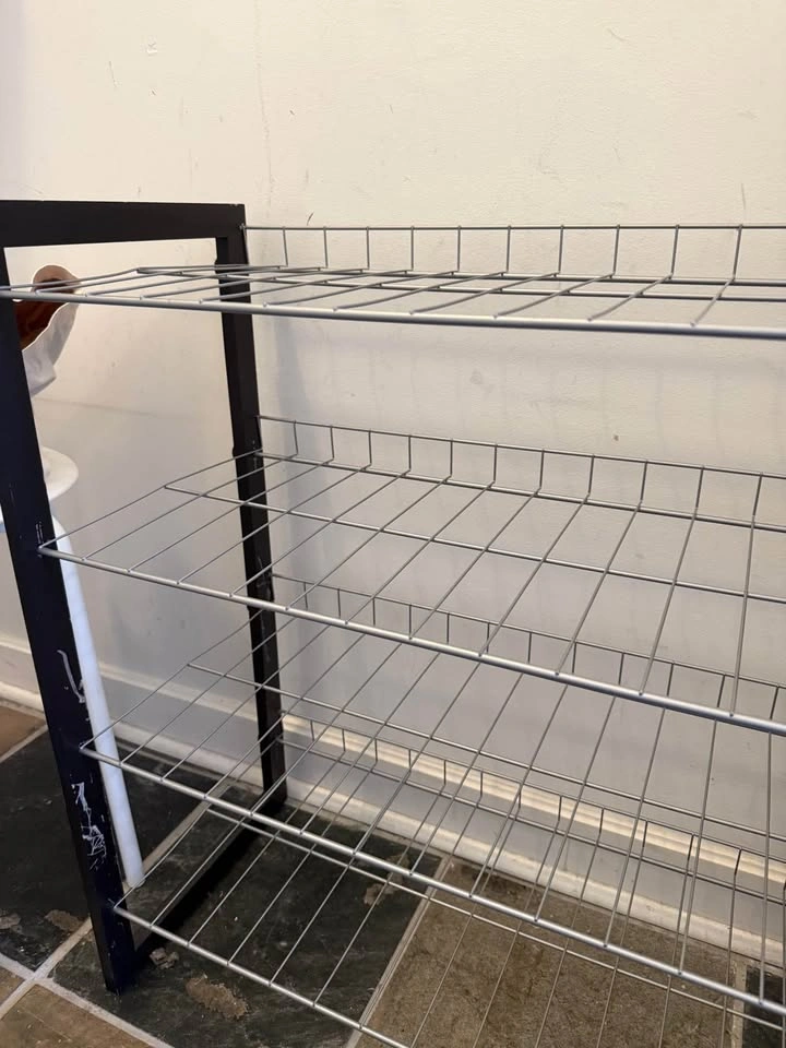 4-Tier Metal Storage Shoe Rack – Must Go! - photo 2