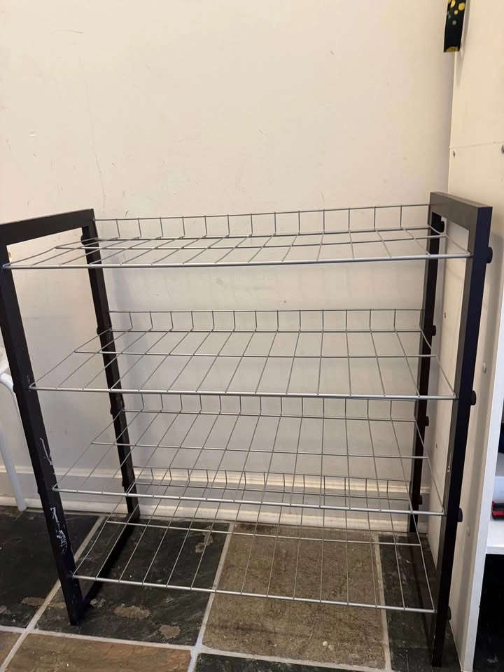 4-Tier Metal Storage Shoe Rack – Must Go! - photo 3