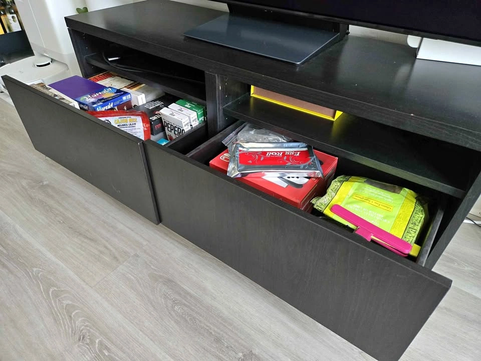 Tv stand on wheels