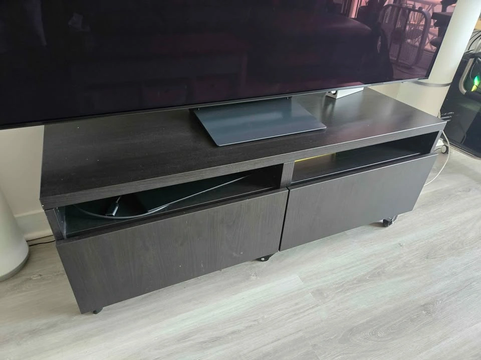 Tv stand on wheels - photo 2
