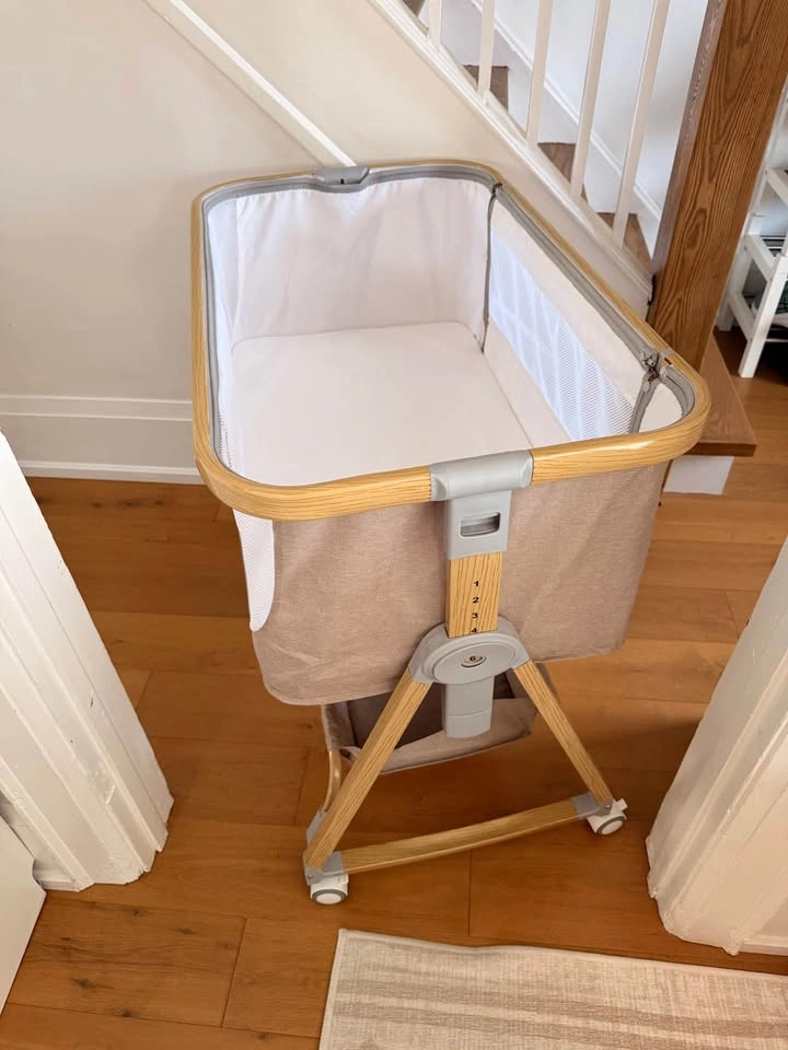 Baby Bassinet with adjustable height and bedside sleeper - photo 2