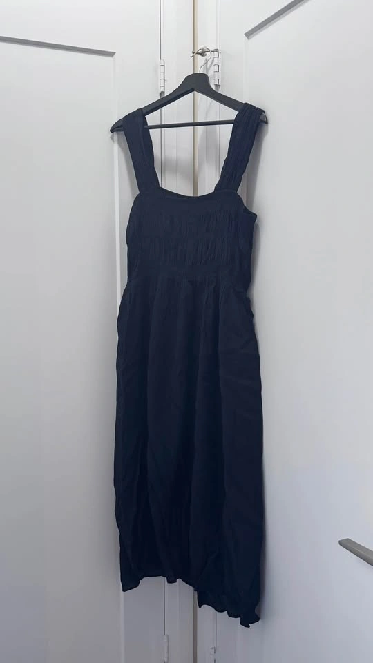 H&M Black Dress - photo 4