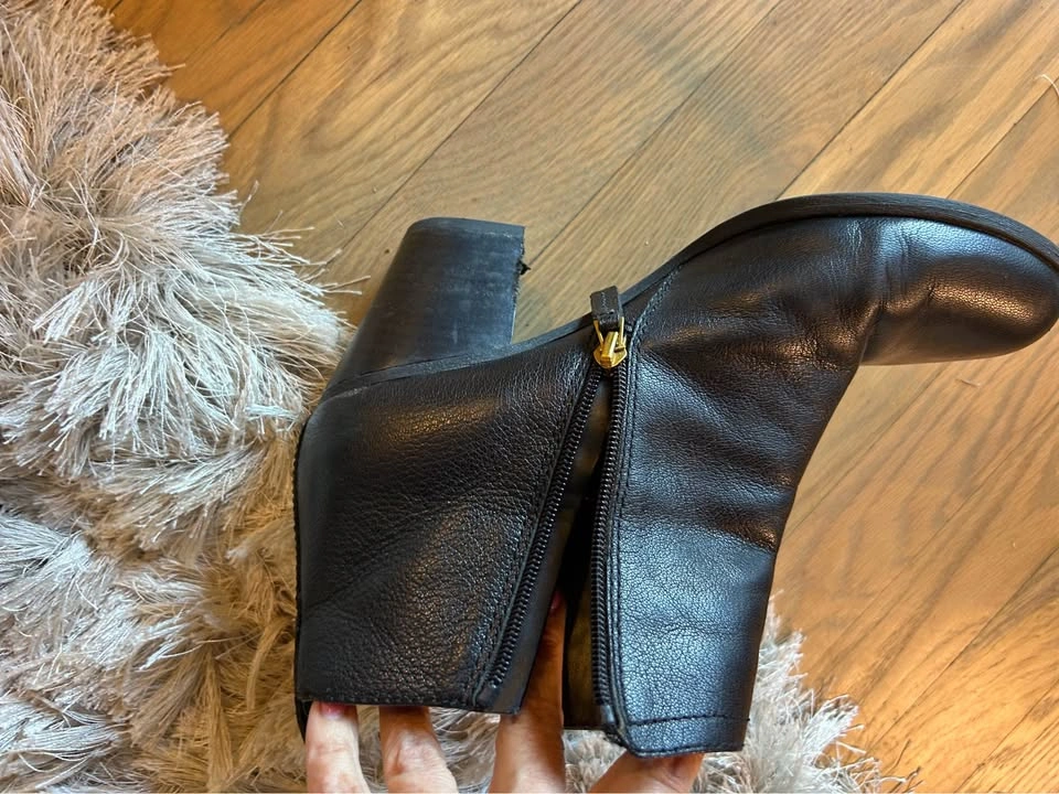 Black Leather Ankle Boots with Block Heel - photo 3