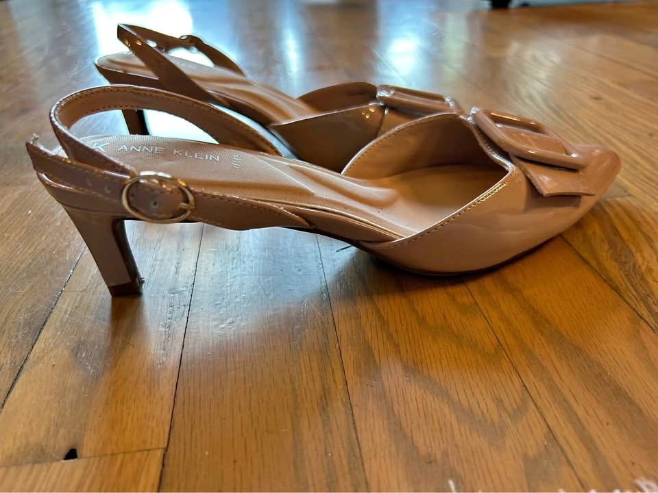 Anne Klein iFlex Nude Slingback Heels