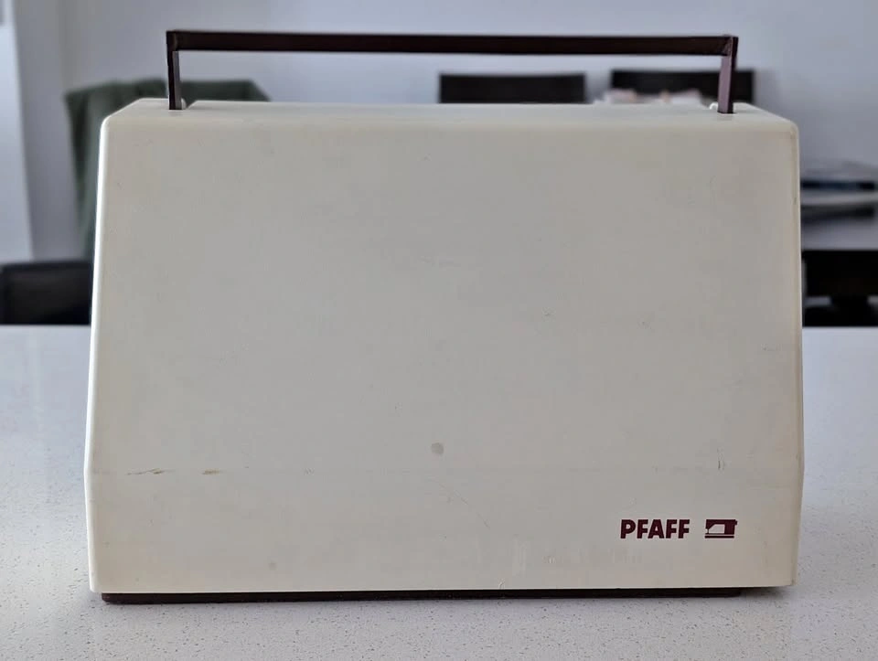 Pfaff Tipmatic 1035 EXTRA Sewing Machine (Vintage) WORKS