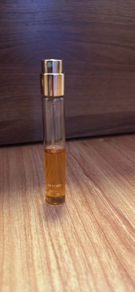 Tom Ford Noir de Noir Travel Spray Perfume Decant - photo 2