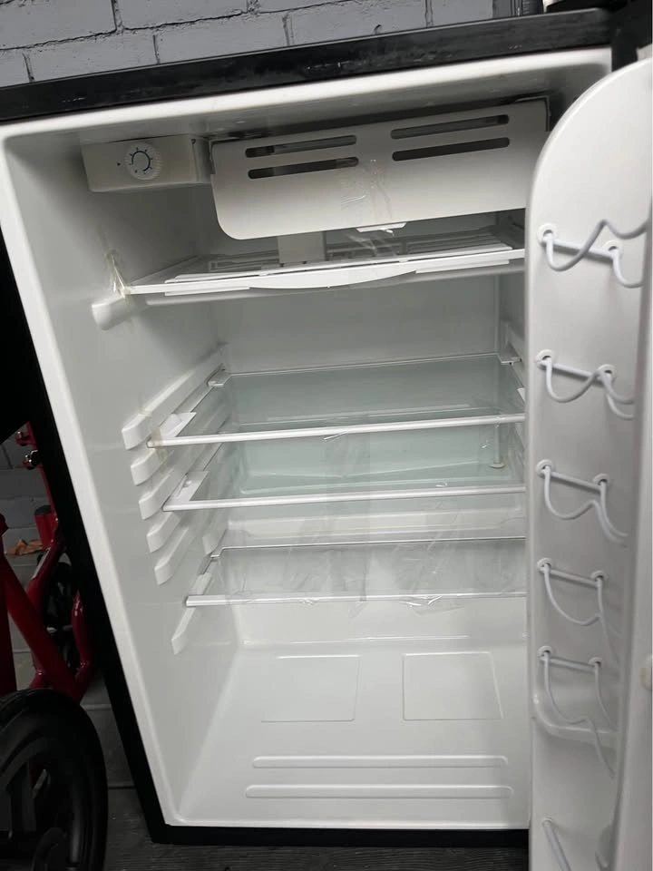Excellent Mini Fridge - photo 3