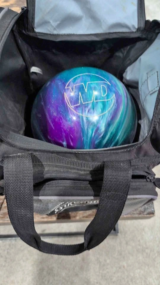 Columbia 300 Bowling Ball + Storm Bag – Undrilled, No Holes