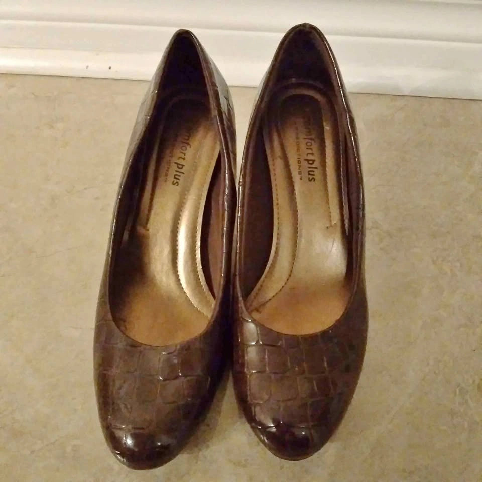 Women's used shoes