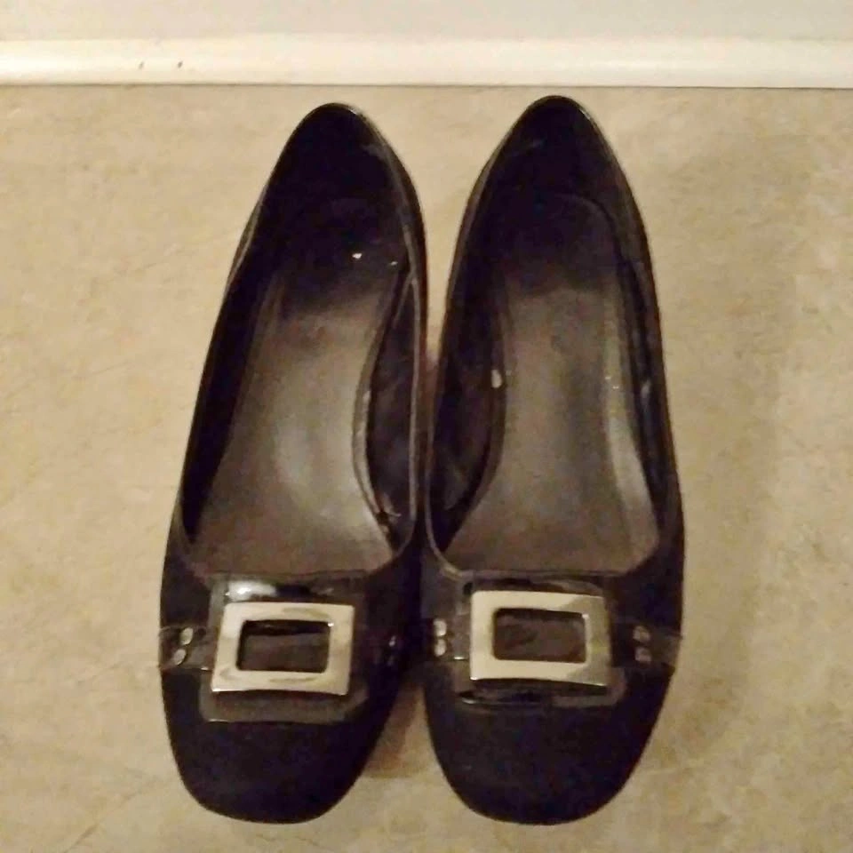 Women's used shoes-size 6