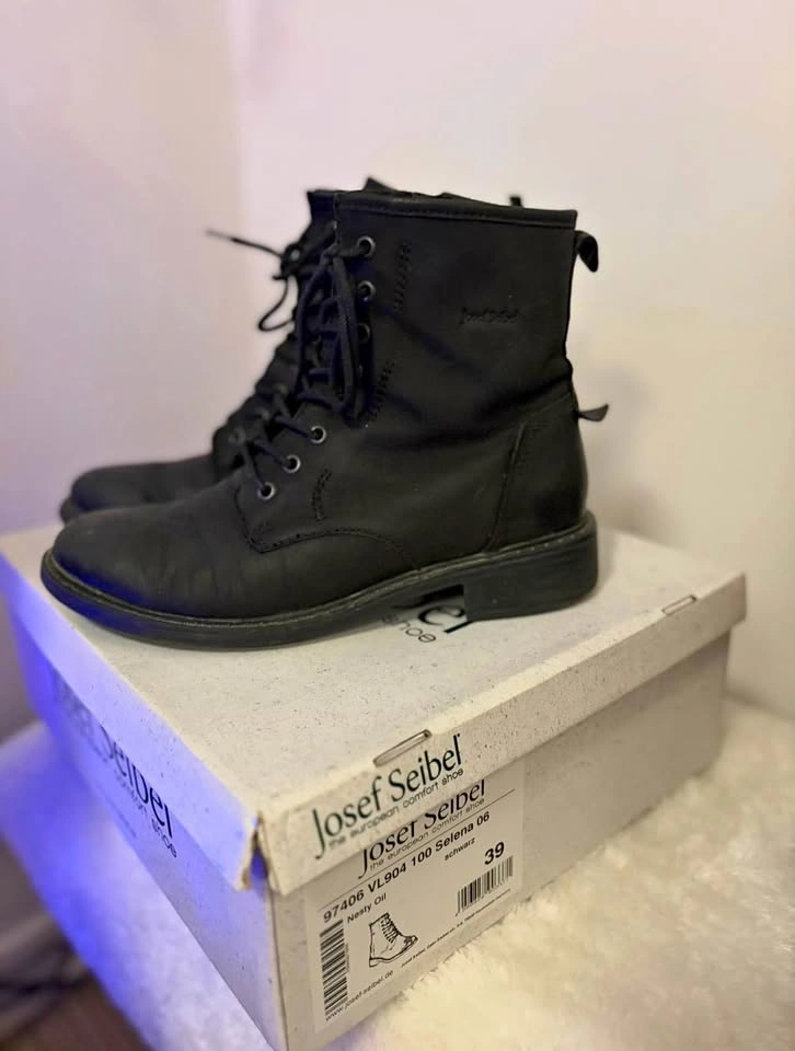 Josef Seibel Black Leather Lace-Up Boots - Size 39