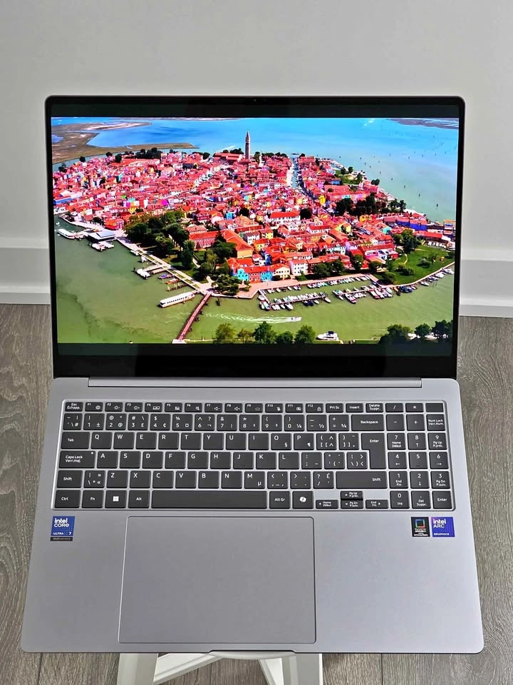 Samsung Galaxy Book5 Pro 16" 3K OLED Laptop 1TB SSD