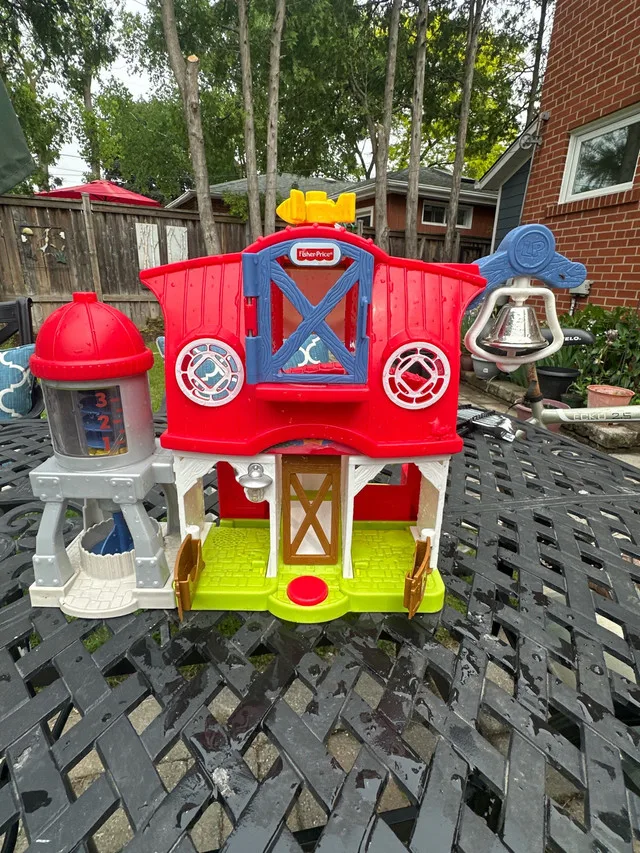 Fisher-Price Little People Farm thumbnail