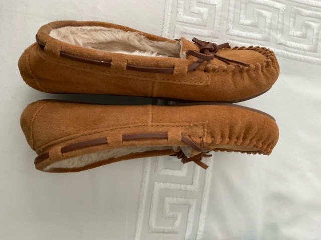 Softmoc Children's Size 2 Moccasin Slippers