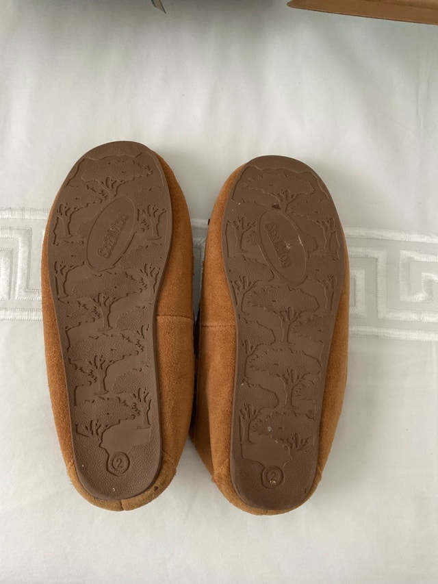 Softmoc Children's Size 2 Moccasin Slippers - photo 3