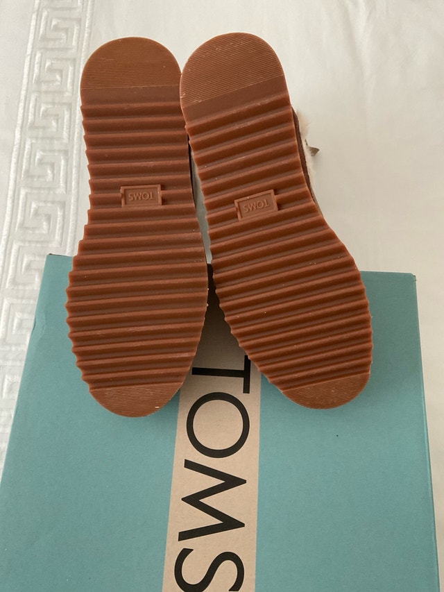 Tom's Makenna Ladies Size 6 Suede Boots - photo 2