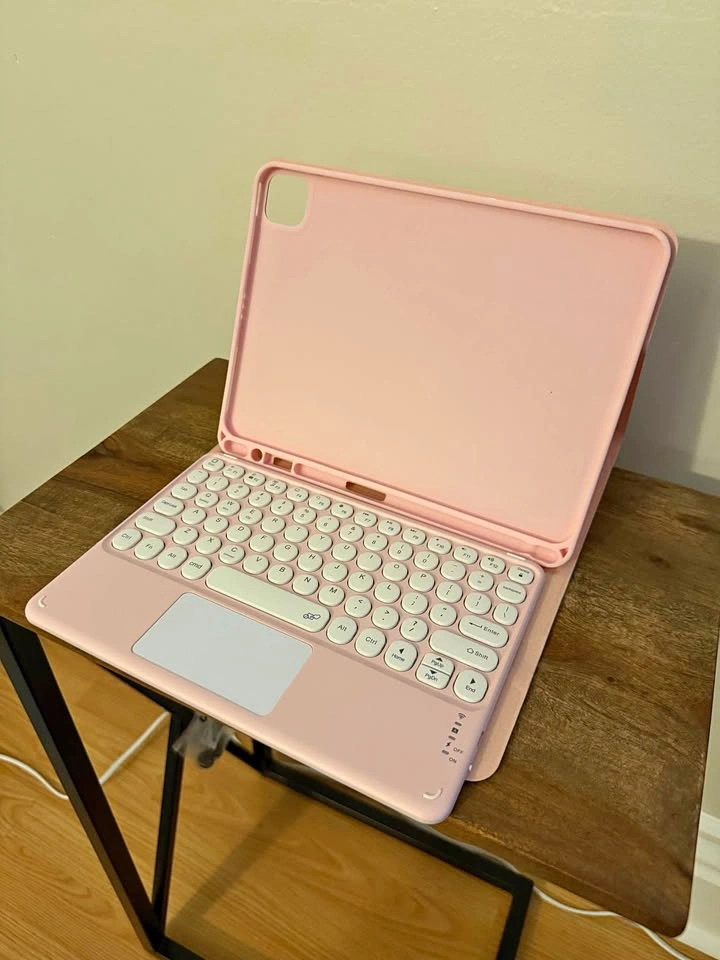 iPad Air 11 inch Keyboard Case