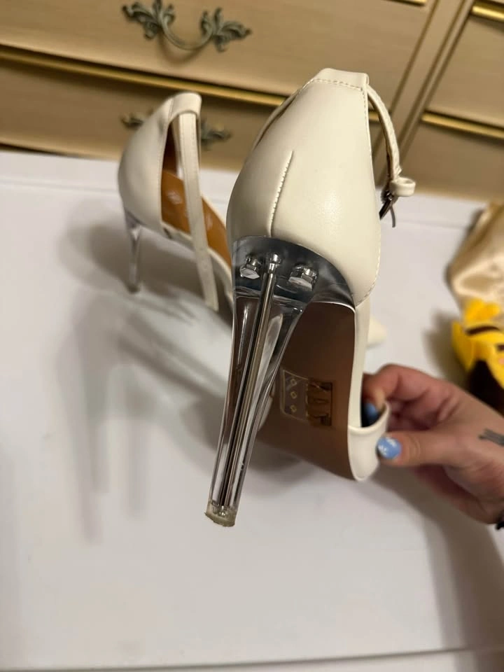 White Heels - photo 2