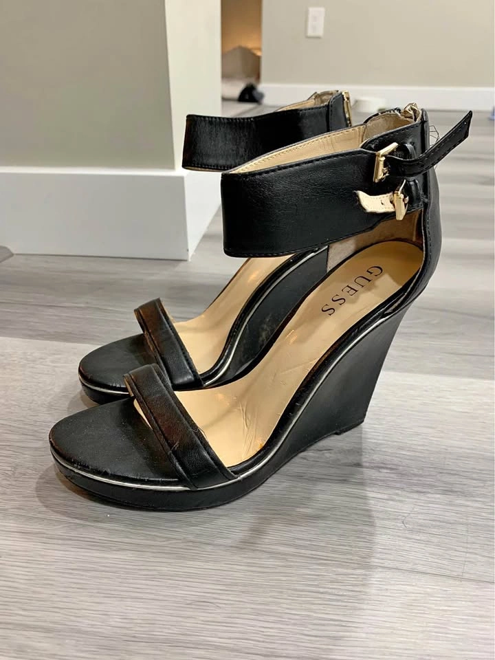Women’s Guess Heels 8M