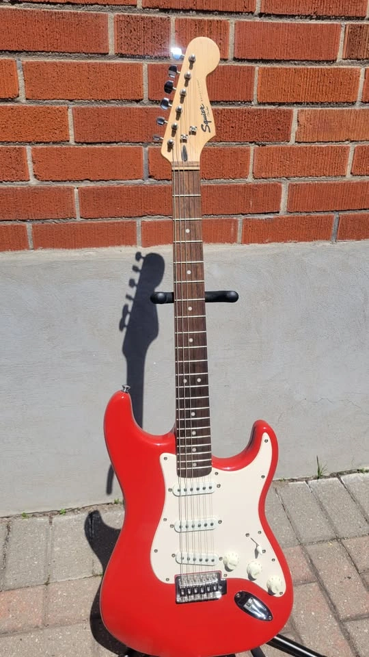 $280 Squier Bullet Stratocaster SSS Electric Guitar – Fiesta Red - photo 2
