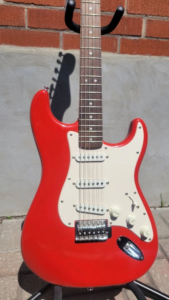 $280 Squier Bullet Stratocaster SSS Electric Guitar – Fiesta Red - photo 3