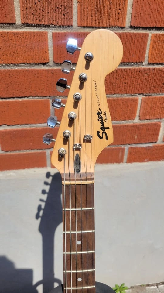 $280 Squier Bullet Stratocaster SSS Electric Guitar – Fiesta Red - photo 4