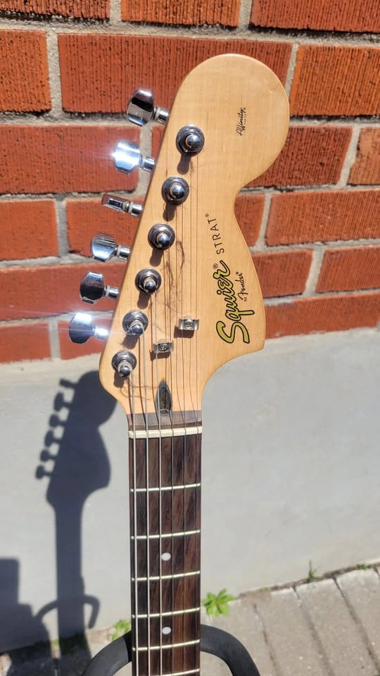 $280 Squier Stratocaster HSS Electric Guitar - Affinity Series - photo 5
