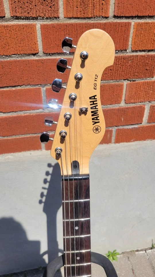 $250 Yamaha EG112 Electric Guitar - Black - photo 4