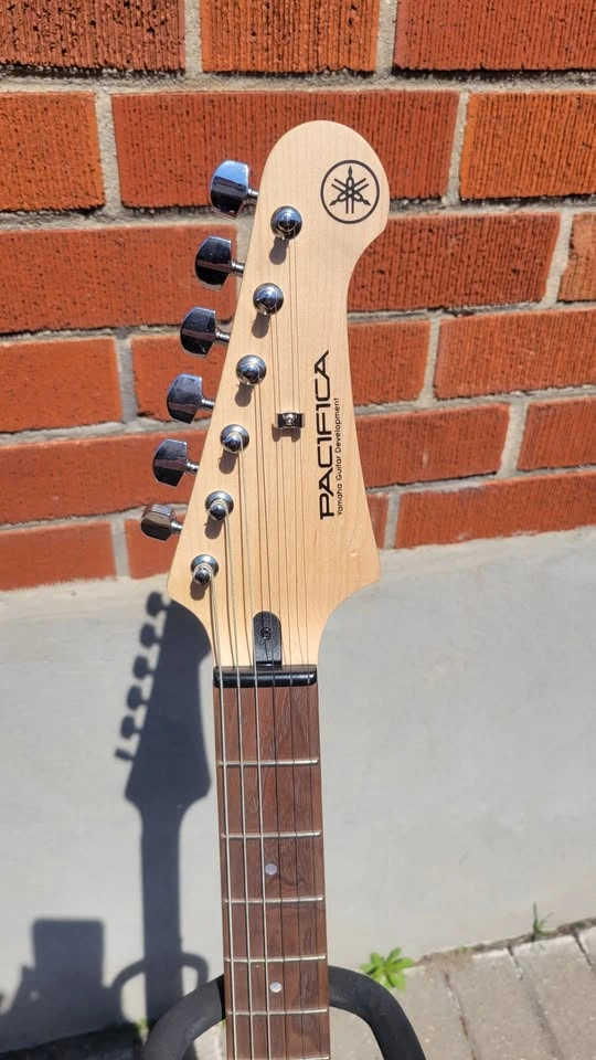 $250 Yamaha Pacifica PAC012 Electric Guitar – Black - photo 3