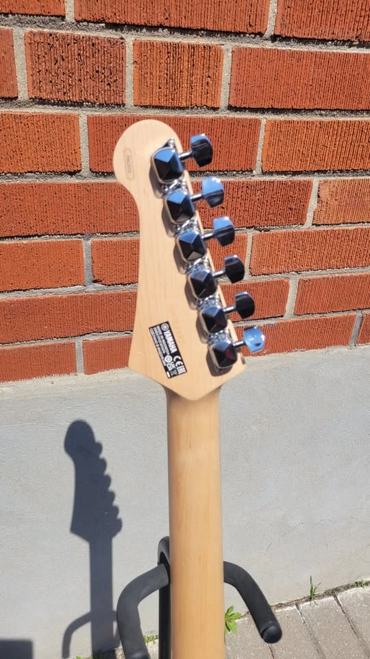 $250 Yamaha Pacifica PAC012 Electric Guitar – Black - photo 4
