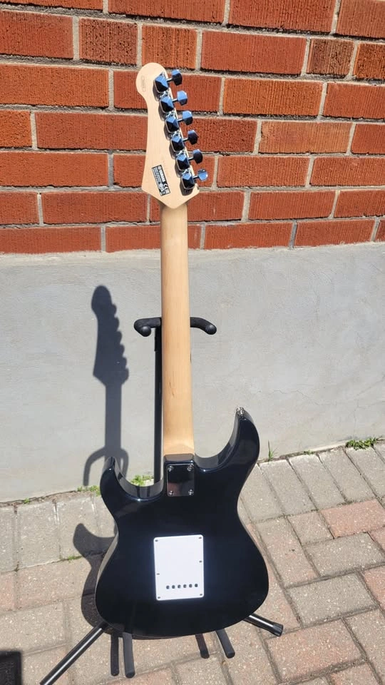 $250 Yamaha Pacifica PAC012 Electric Guitar – Black - photo 5