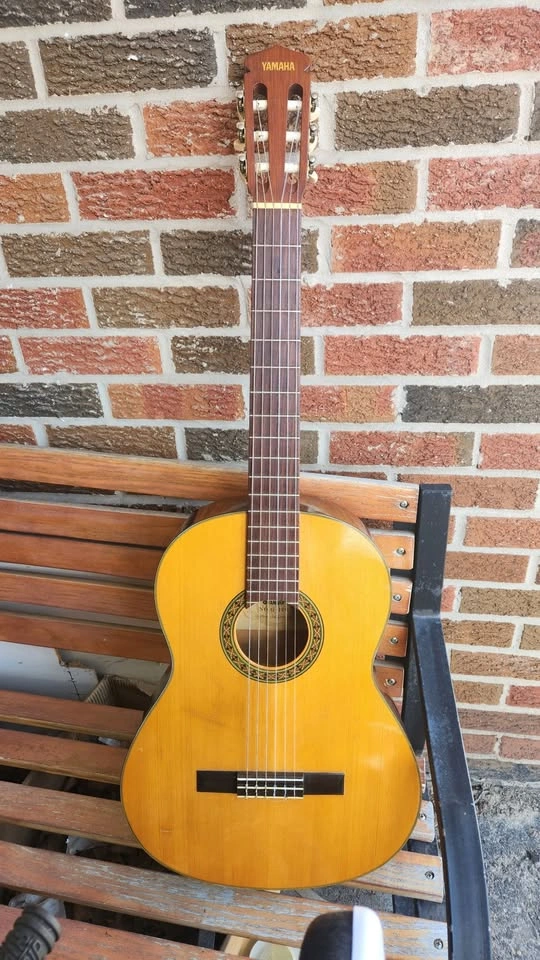 $1000 Yamaha G120 Classical Guitar – Natural - photo 2