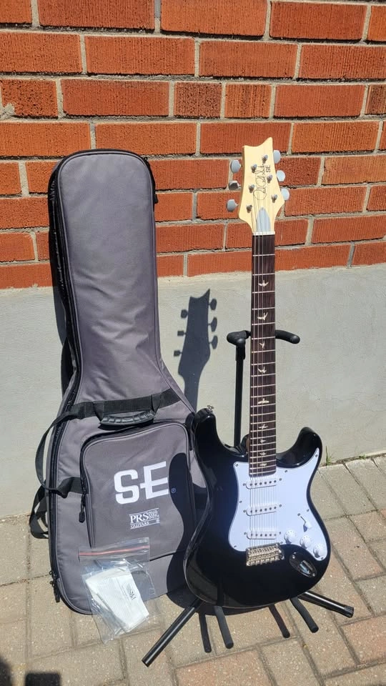 $950 PRS Silver Sky SE Electric Guitar - Piano Black - John Maye - photo 2