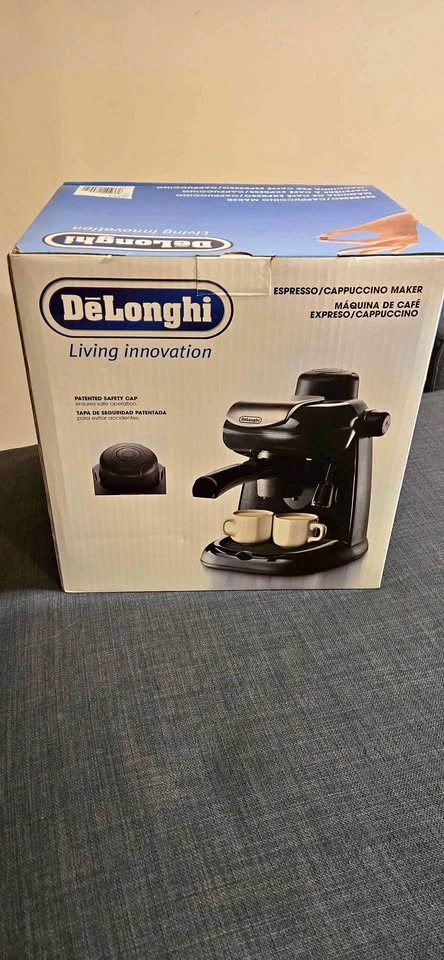 $210 Value DeLonghi Espresso Cappuccino Maker