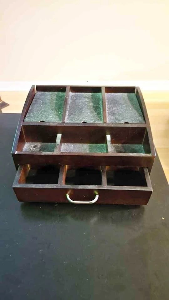 Jewelry box