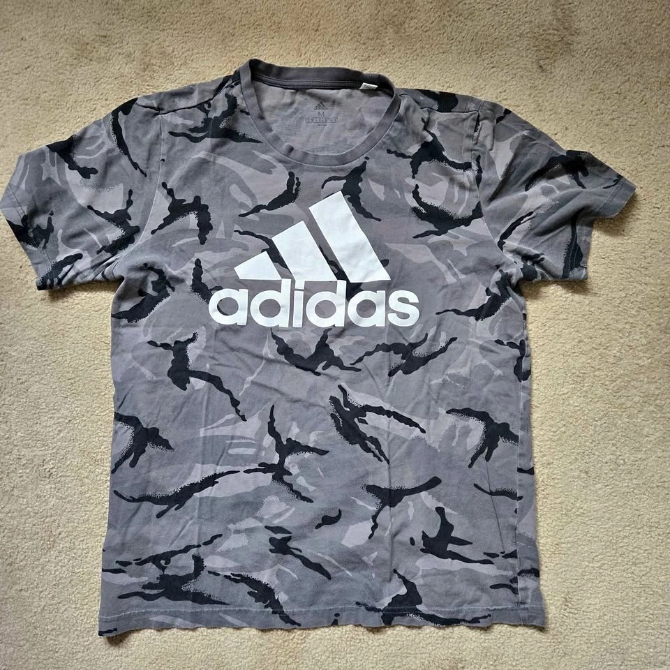 Adidas t-shirt men's medium