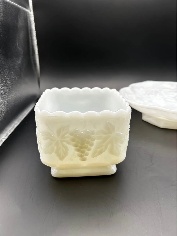 Vintage Anchor Hocking Milk Glass Set - photo 4