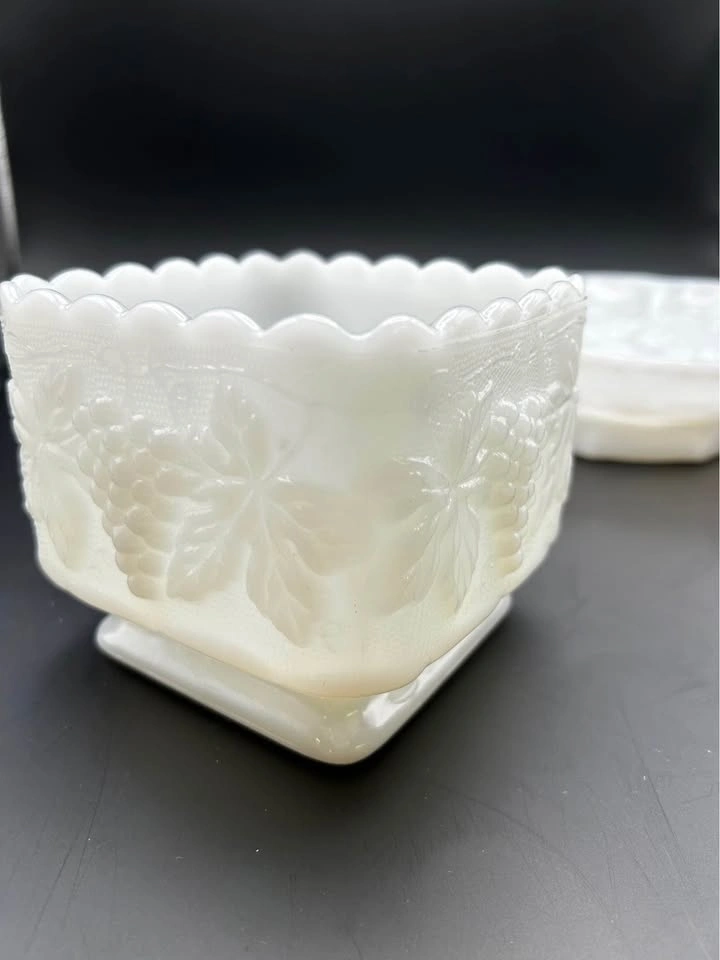 Vintage Anchor Hocking Milk Glass Set - photo 5