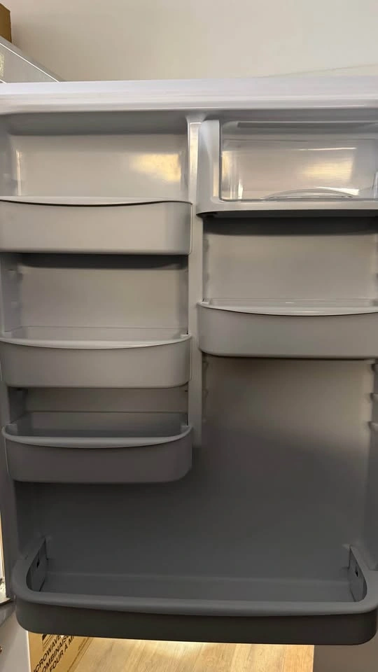 Amana Refrigerator 33" - photo 4