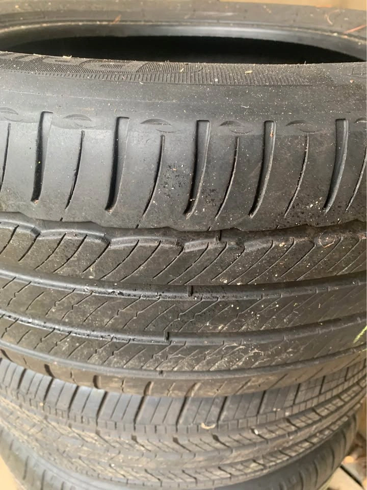 4 Michelin Tires - photo 2