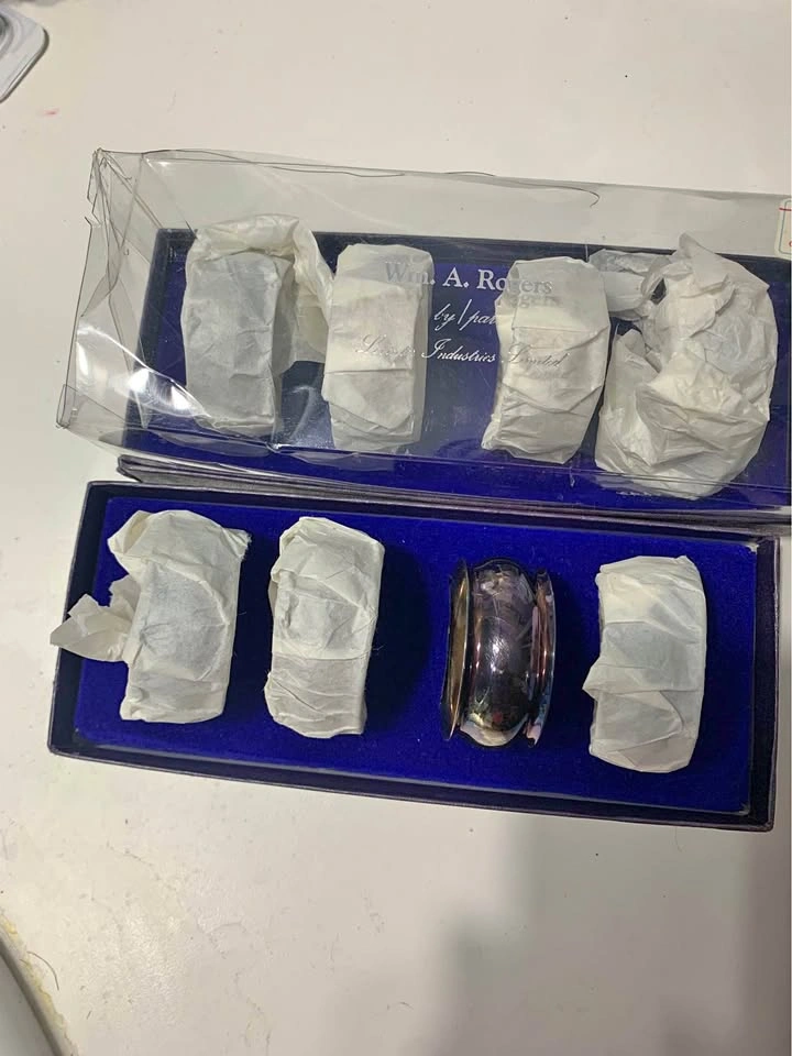 Wm. A. Rogers Napkin Rings Set of 8