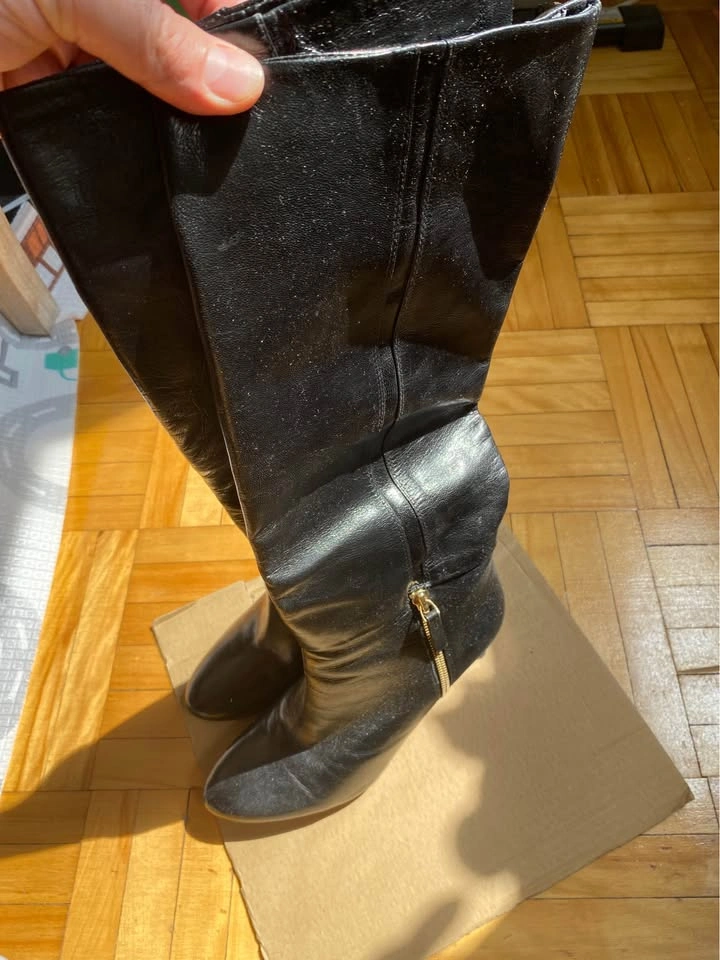 Women’s Nine West Black Leather Boots Gold Zippers 9M - photo 2