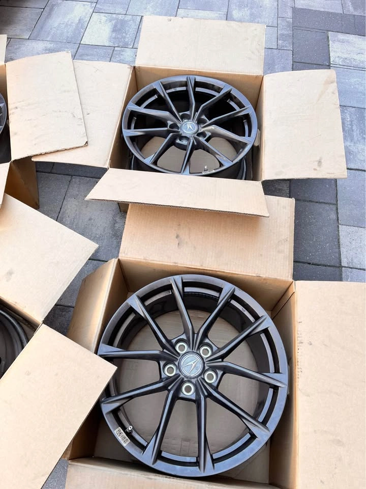 2024 OEM Acura Integra Type S 19" Rims - photo 2