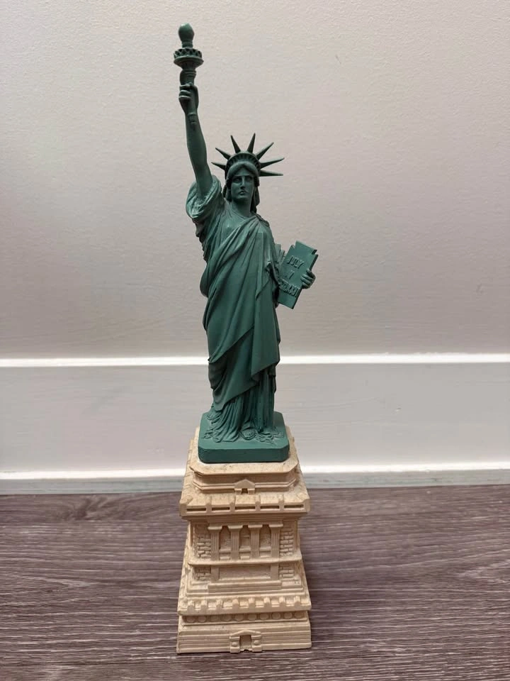 Limited Edition Statue of Liberty Sculpture 🇺🇸 - photo 2
