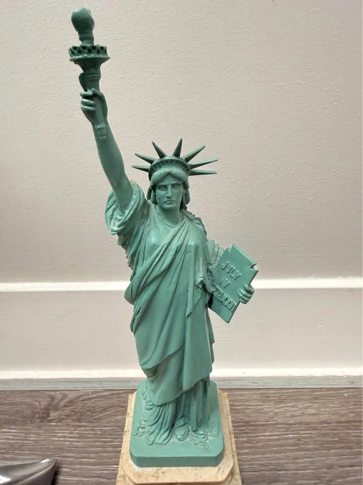 Limited Edition Statue of Liberty Sculpture 🇺🇸 - photo 3